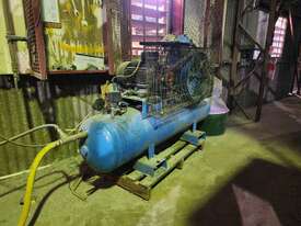 FR Pulford and Son Air Compressor - picture1' - Click to enlarge