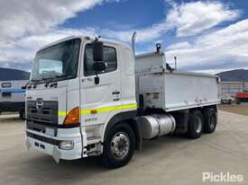 2009 Hino 700 Series 2845 Tipper Day Cab - picture0' - Click to enlarge