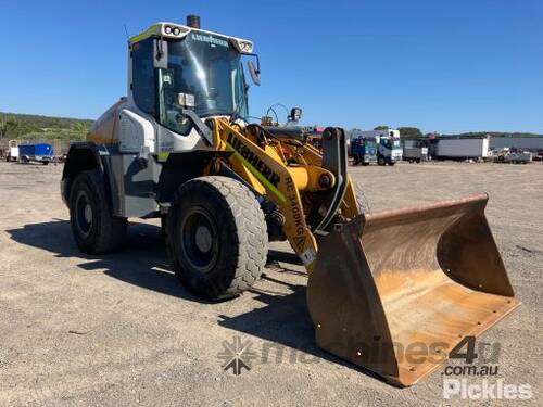 2014 Liebherr L524 Loader (Wheeled)