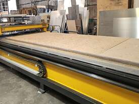 POWERFUL, LARGE BED, AUSTRALIAN MADE CNC ROUTER - URGENT SALE   - picture0' - Click to enlarge