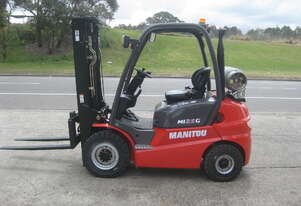 Manitou 2.5T Counterbalance LPG Forklift | Container Entry | Side Shift