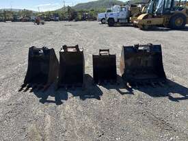 Set of CAT Excavator Buckets - picture0' - Click to enlarge