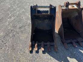 Set of CAT Excavator Buckets - picture1' - Click to enlarge