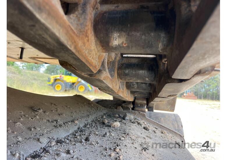 caption CASE CX350C Tracked-Excav Excavator