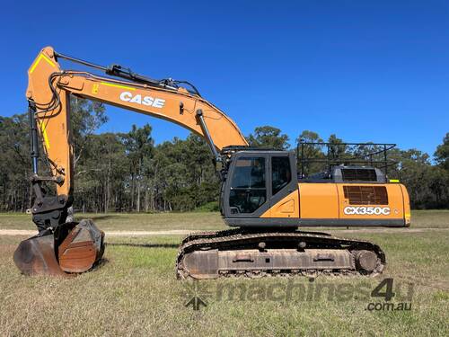 caption CASE CX350C Tracked-Excav Excavator