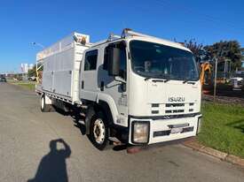 Truck Dual Cab Isuzu FTR 900 104053km 6500mm tray Tail Lift 2013 1HGJ354 SN1592 - picture1' - Click to enlarge