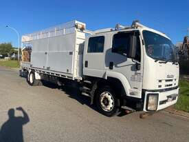 Truck Dual Cab Isuzu FTR 900 104053km 6500mm tray Tail Lift 2013 1HGJ354 SN1592 - picture2' - Click to enlarge