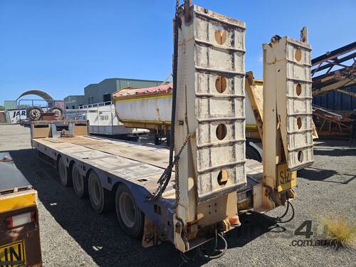 2004 KENNEDY QUAD AXLE LOW LOADER WITH WINCH