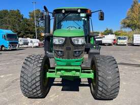 2015 John Deere 6105M Agricultural Tractor - picture0' - Click to enlarge