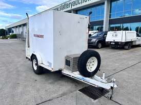 2006 Belco Single Axle Enclosed Trailer - picture0' - Click to enlarge