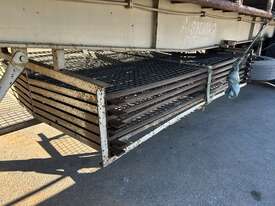 1986 Howard Porter Tri-Axle Trailer - picture0' - Click to enlarge