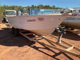 Polycraft Frontier 599 Plastic Boat - picture0' - Click to enlarge