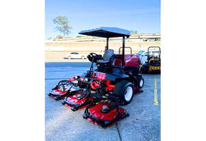 Toro Groundsmaster 4500-D - Robust Mower with Superior Handling & Control
