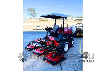 Toro Groundsmaster 4500-D - Robust Mower with Superior Handling & Control