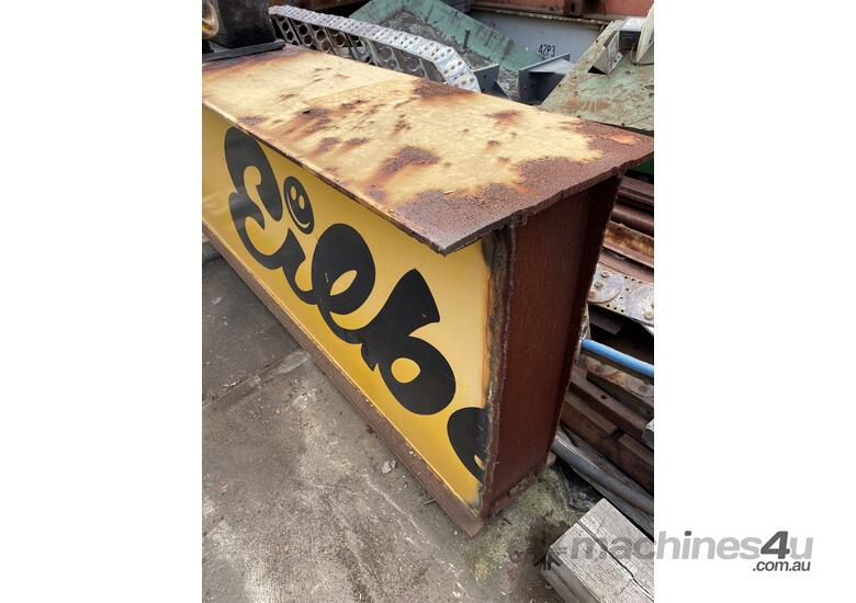 caption LOT #11 Eilbeck box section crane rail