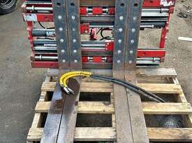 MEYER DOUBLE PALLET HANDLER FORKLIFT ATTACHMENT - picture0' - Click to enlarge