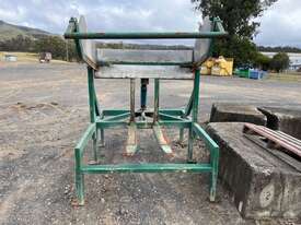 Bin Tipper Suits Nally Mega Bin/Produce Pallet - picture1' - Click to enlarge