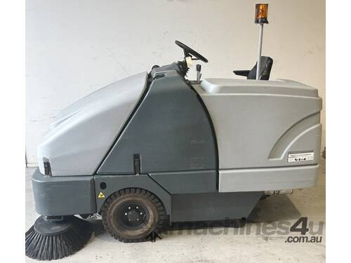 caption Nilfisk SR1601 LPG rider sweeper