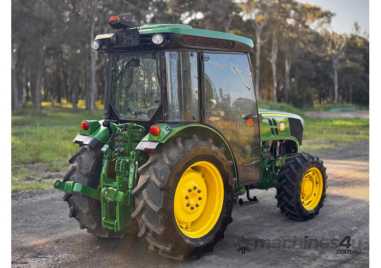 caption John Deere 5100 FWA/4WD Tractor
