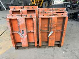 East West Engineering Concrete Mould (Unreserved) - picture0' - Click to enlarge