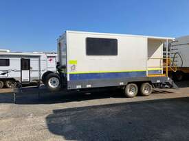 Custom Tandem Axle Mobile Office - picture2' - Click to enlarge