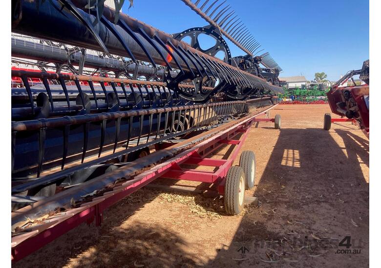 caption 2011 CASE IH 2152/MACDON D60 40' DRAPER FRONT
