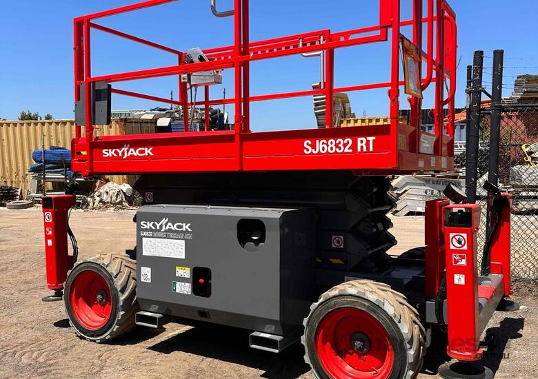 2017 Skyjack SJ6832RT - 32ft RT Scissor Lift image 2