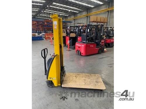 caption Walkie stacker Electric lifting platform