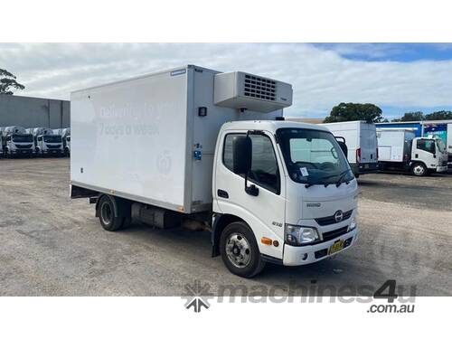 caption Hino 300 Series