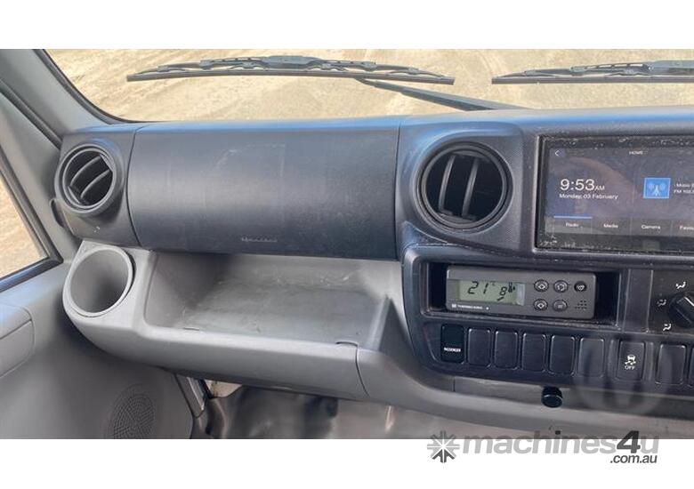 caption Hino 300 Series