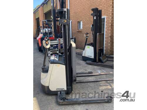Late Model Crown Forklift Stacker New Batteries