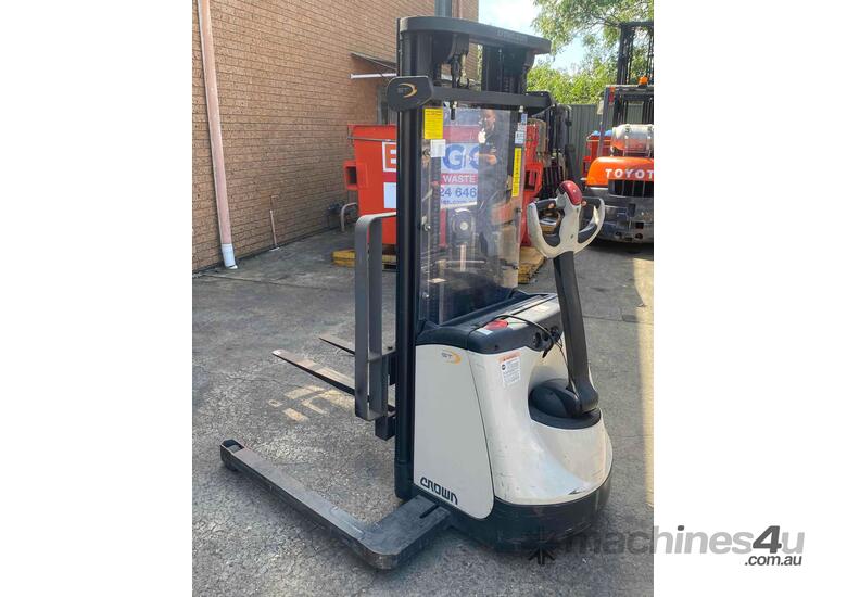 Late Model Crown Forklift Stacker New Batteries