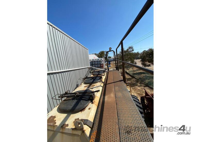 caption 2005 BOURGAULT 5350 12,300L AIR SEEDER BIN