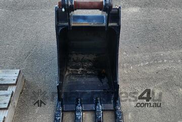 Caterpillar 450mm bucket. Suit 5 tonne