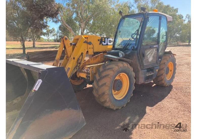 caption 2014 JCB 541-70 AGRI SUPER TELEHANDLER