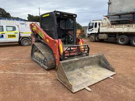 2021 Kubota SVL75-2 Skid Steer - picture1' - Click to enlarge