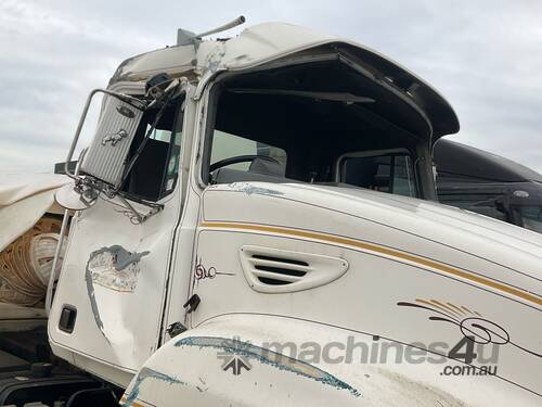 caption 2003 Mack ML Tanker