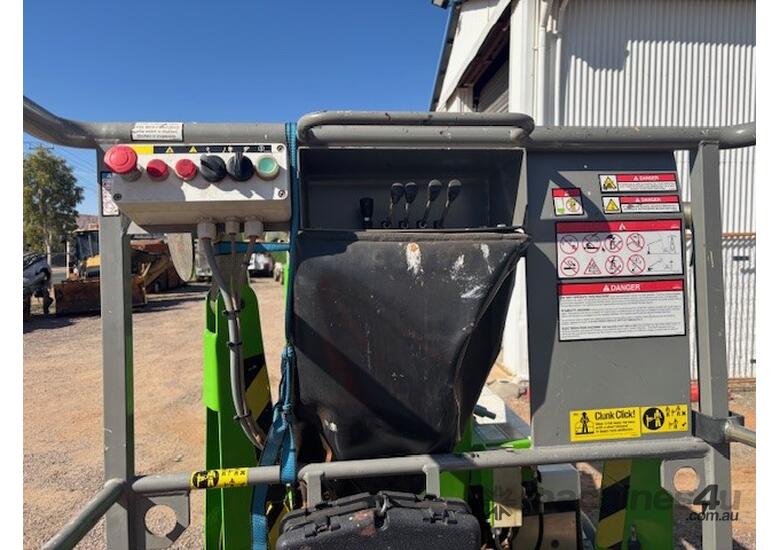 caption 2018 Niftylift 120T Cherry Picker