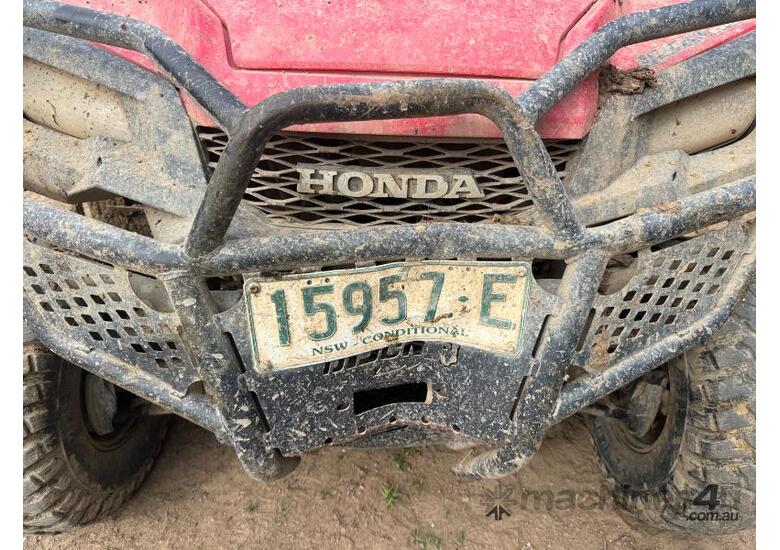 caption Honda Pioneer 1000 SXS