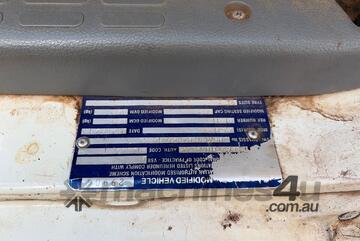 2013 Hino 300 series Table Top (Day Cab) 2013 Hino 300 series Table Top (Day Cab)