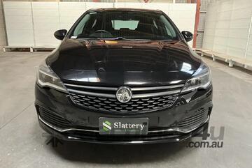 Holden 2017   Astra R Petrol