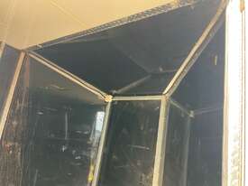 2017 Unbranded Enclosed Tandem Axle Trailer - picture2' - Click to enlarge