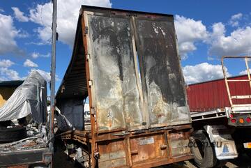 2010 Vawdrey VB S3 Tri Axle Flat Top Curtainside Trailer