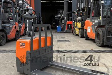 2018 TOYOTA BT ELECTRIC PALLET JACK