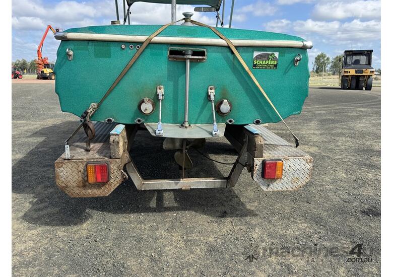 1979 FLIGHTCRAFT PHANTOM SKI BOAT 