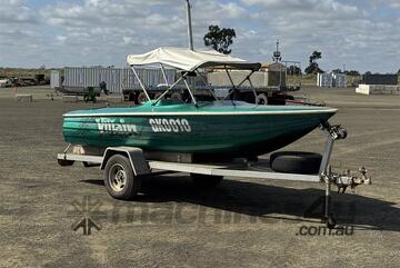 1979 FLIGHTCRAFT PHANTOM SKI BOAT