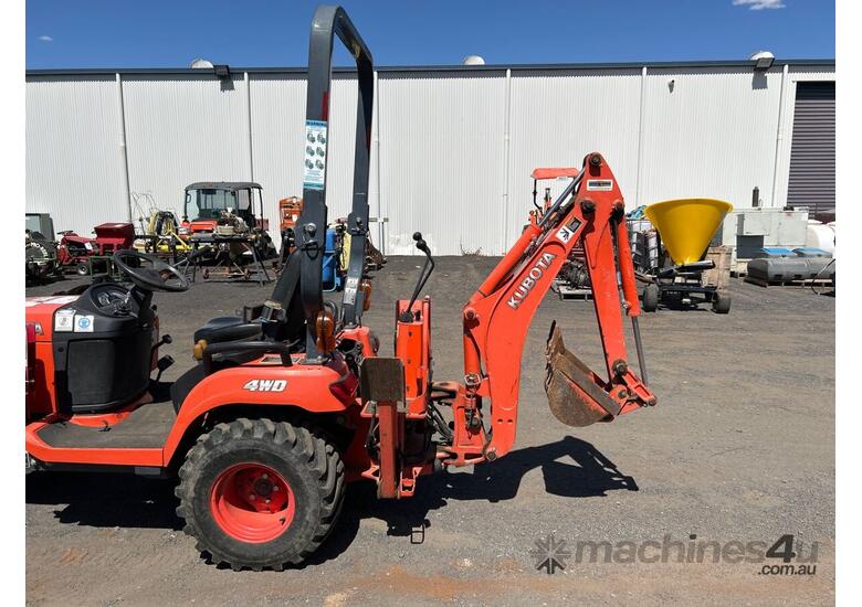 Kubota BX 25D Tractor/Loader/Backhoe