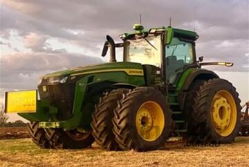 John Deere 2023   8R410