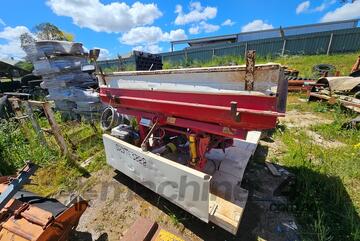 Lely Fertiliser Spreader - Ute Tray Setup