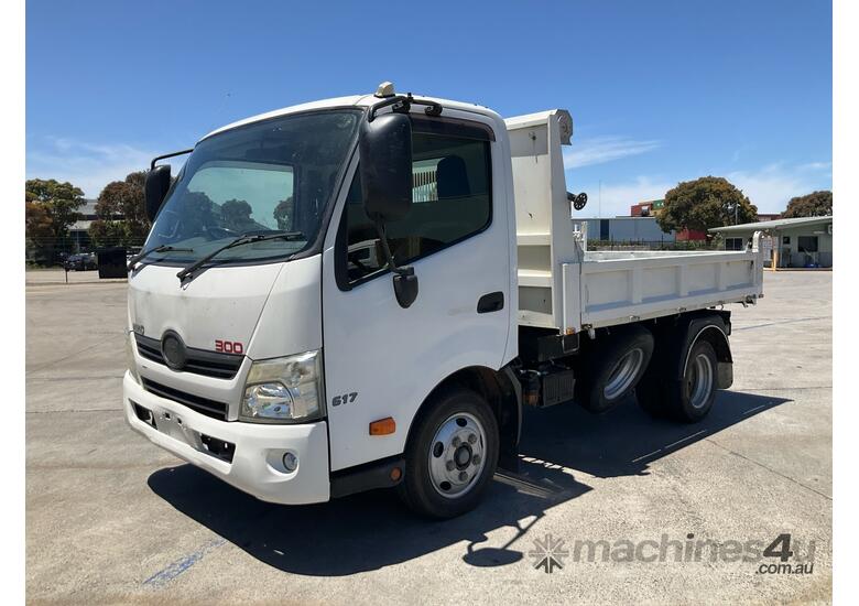 2018 Hino 300 617 Tipper